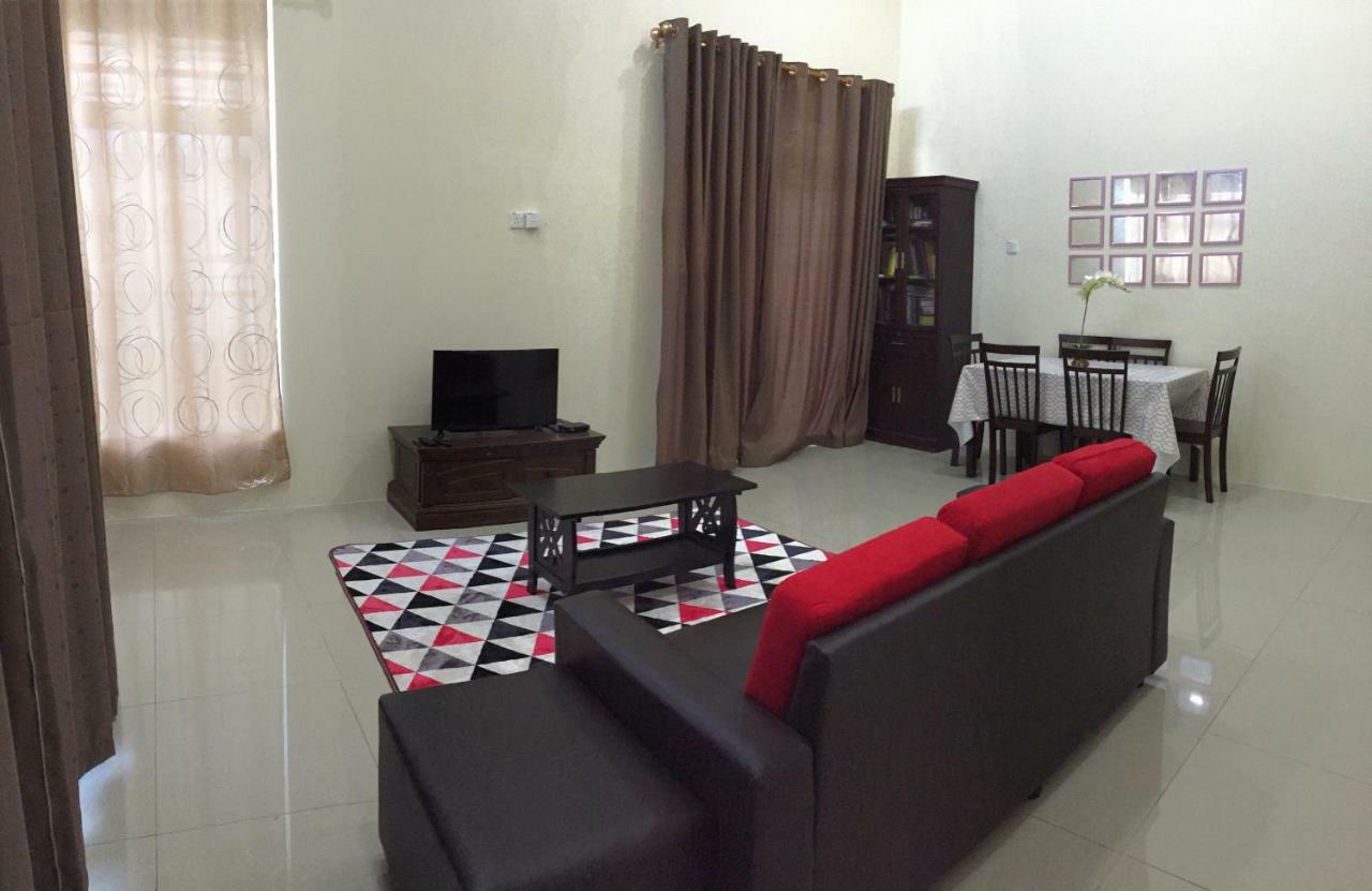 Atiqah Homestay تميرلوه المظهر الخارجي الصورة